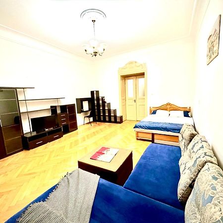 Luxury Apartment Near Rynok Square Liov Exterior foto